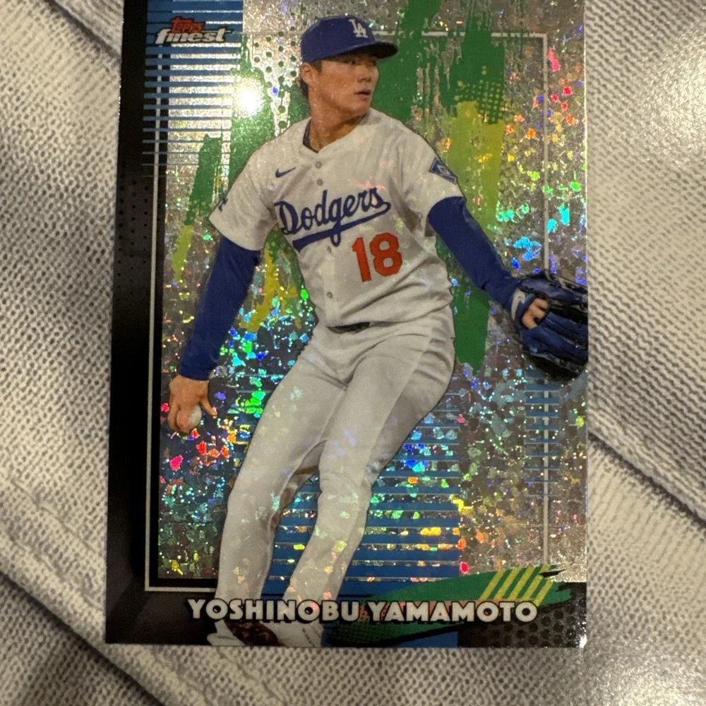Topps Finest 2026 Yoshinobu Yamamoto Common Mini Diamond #26 Los Angeles Dodgers